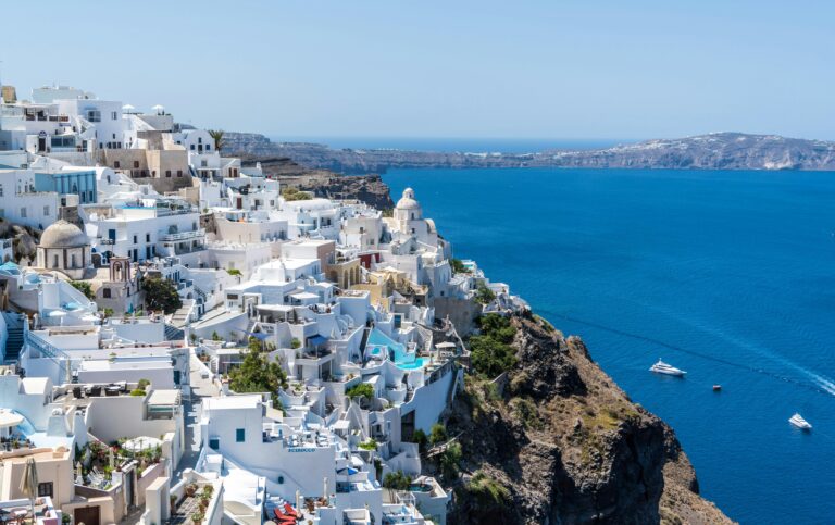 Best Luxury Greek Islands: Santorini, Mykonos & Exclusive Resorts
