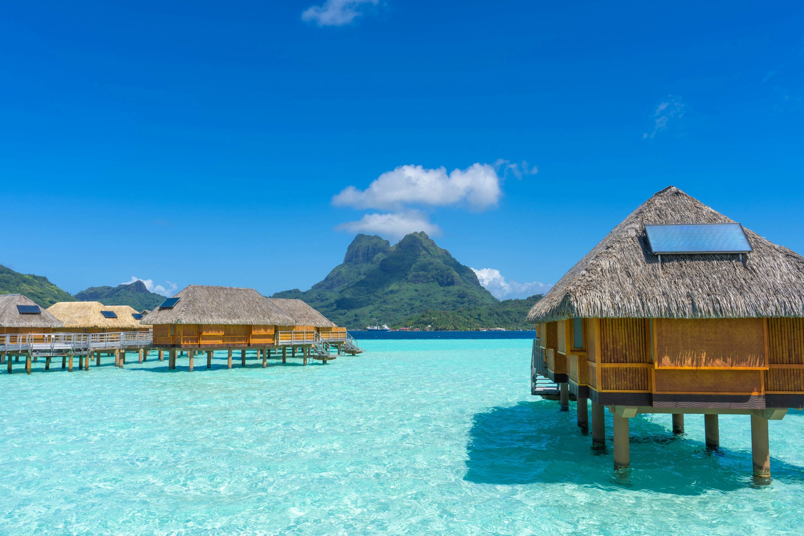 Maldives vs Bora Bora: Which Luxury Island Destination Is Right for You?